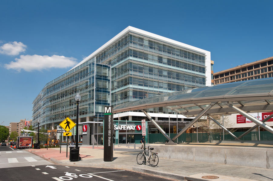 SW Waterfront Kickball Wed DC Fray